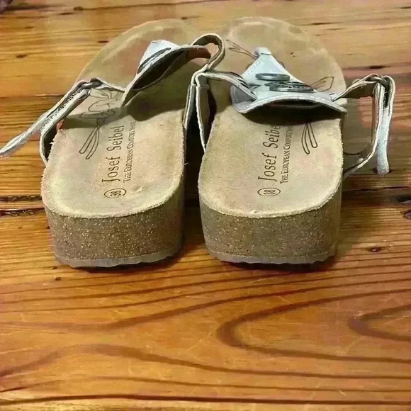 Josef Seibel The European Comfort Shoe grey Sandals with Silver Buttons size 38 - Picture 7 of 9
